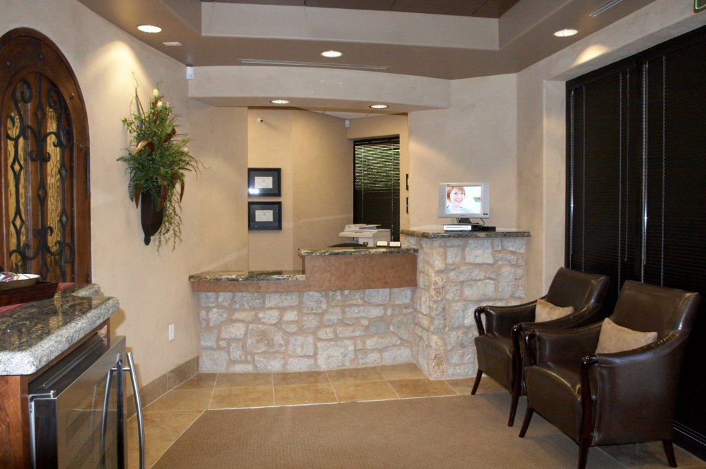 Reception area at Pinnacle Peak Endodontics