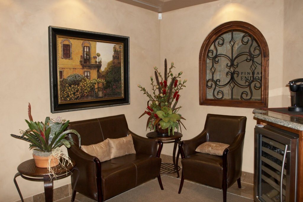 Waiting room at Pinnacle Peak Endodontics
