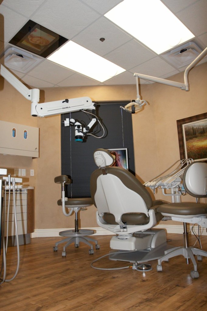 Pinnacle Peak Endodontics examination room
